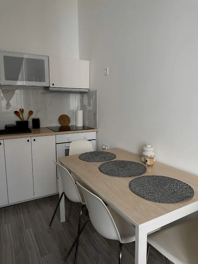 Dolce Vita House Βουδαπέστη 0*,